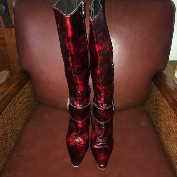 Donald J Pliner Peace Couture Collection - Picture 2 of 14